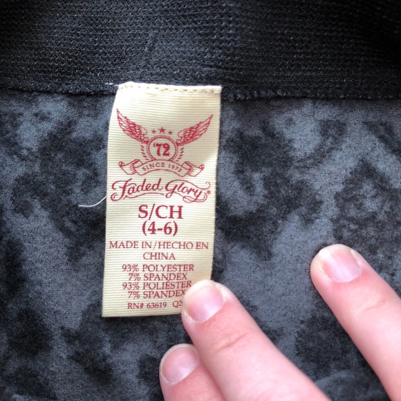 SOLD Printed leggings - Picture 3 of 3